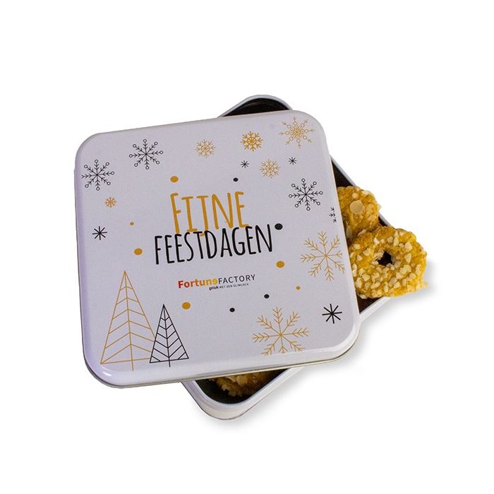 Cakeblik met kerstkransjes open