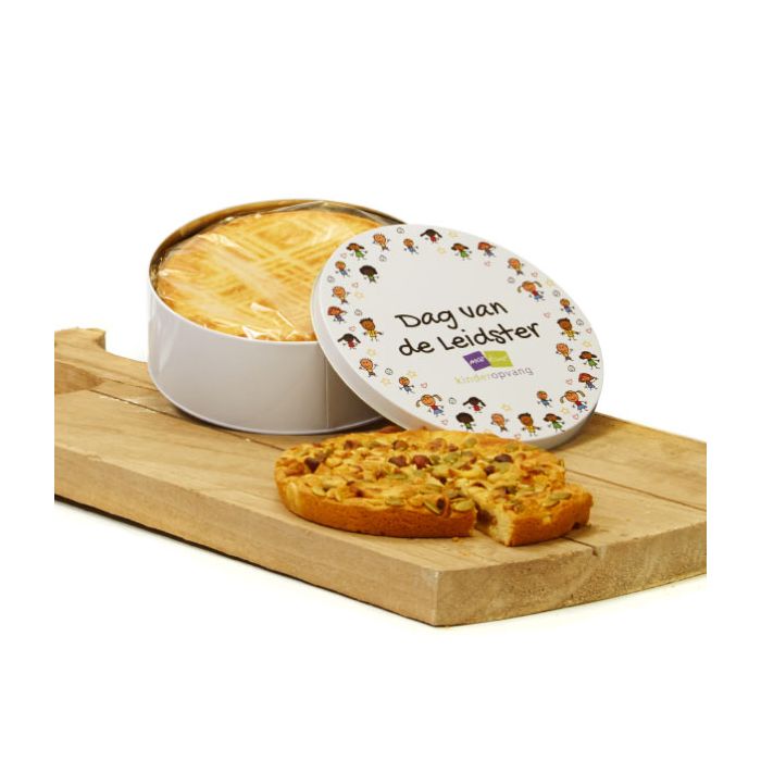 Taart in geschenkblik voor leidsters