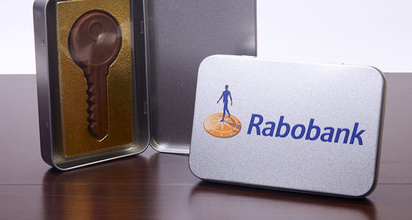 Blik met chocoladesleutel voor Rabobank