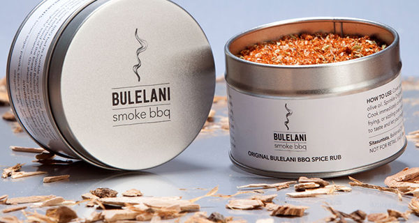 Blikje met BBQ kruiden voor Bulelani