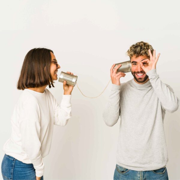 Hoe maak je een blikken telefoon?